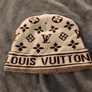 Lv beanie